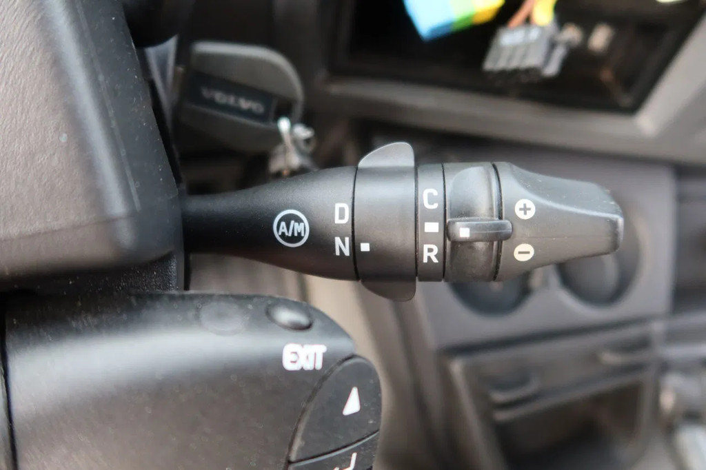 Volvo FL Bak + Dhollandia klep 2000 Kg 8