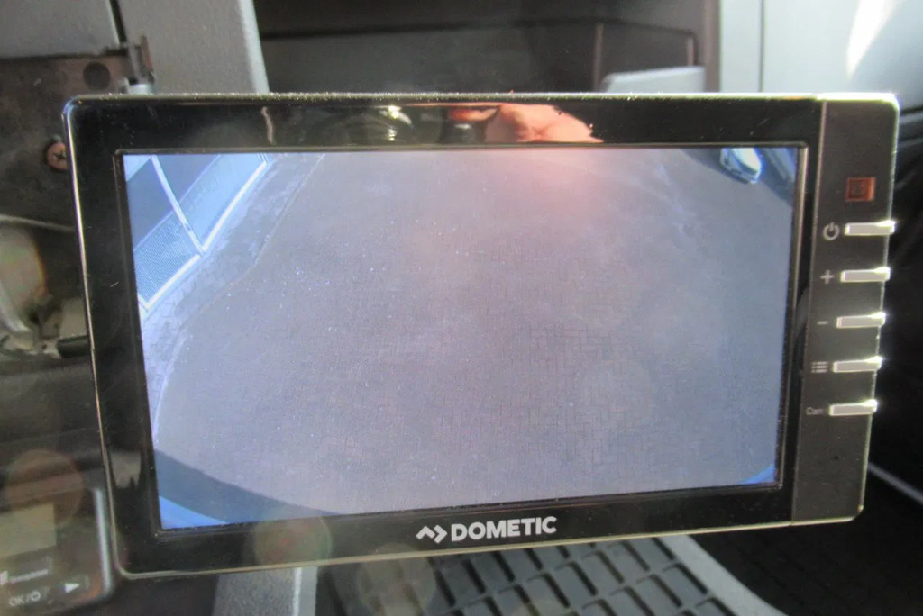 Volvo FL 250 Bakwagen + 6 deuren + Laadklep 2000 kg 11