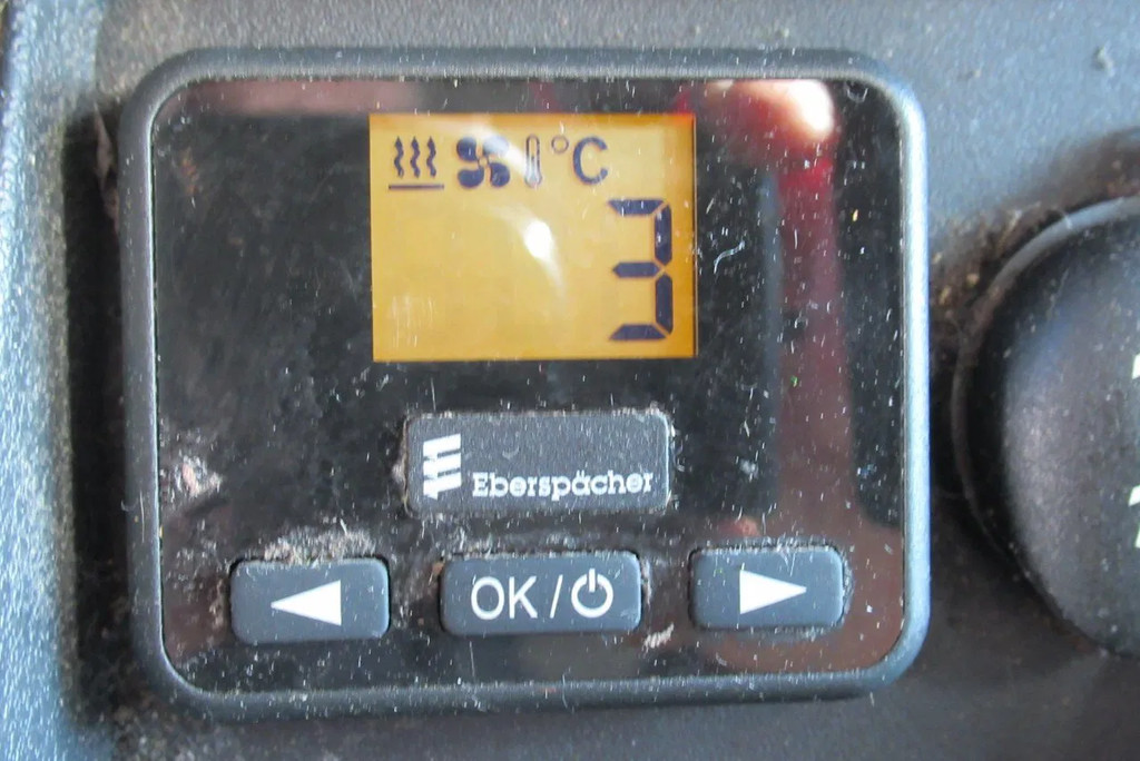 Volvo FL 250 Bakwagen + 6 deuren + Laadklep 2000 kg 12