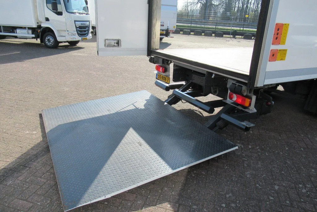 Volvo FL 250 Bakwagen + 6 deuren + Laadklep 2000 kg 17