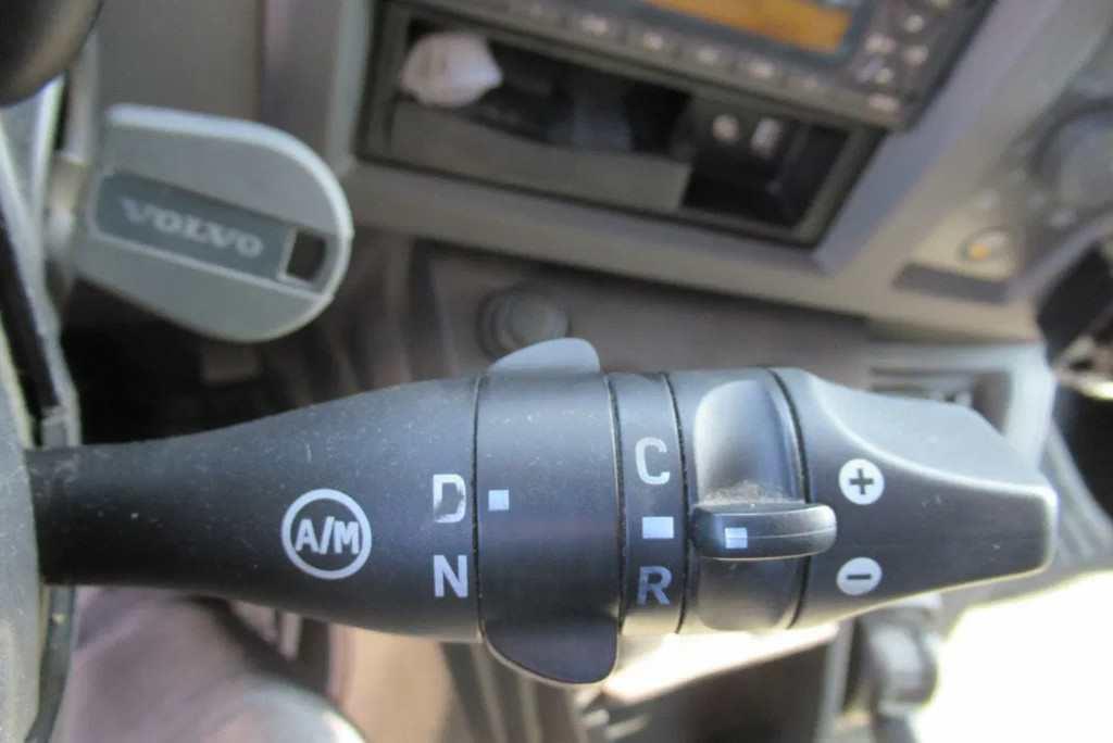 Volvo FL 250 Bakwagen + 6 deuren + Laadklep 2000 kg 9