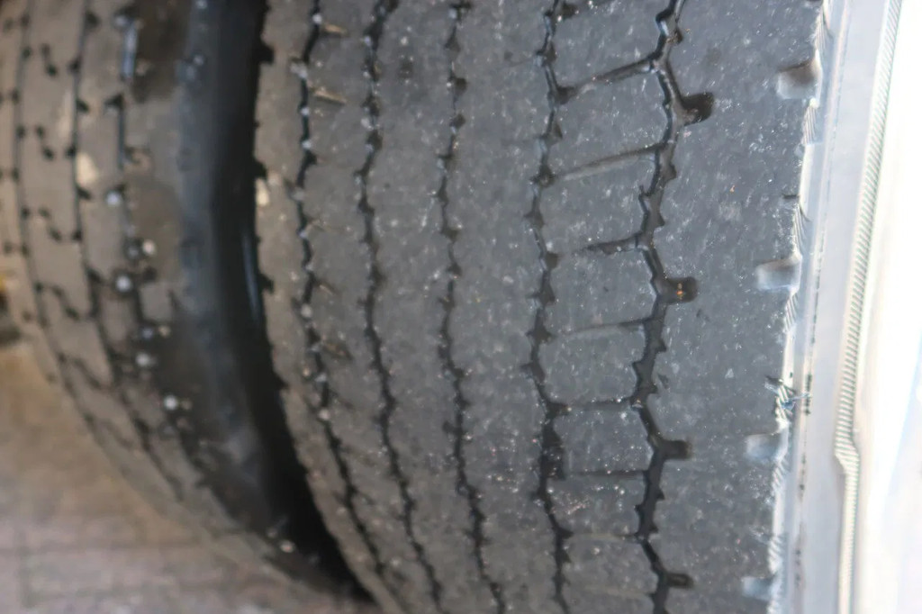 Volvo FL 250 FL 250 Bakwagen + Klep 2.000 kg Euro 6 19