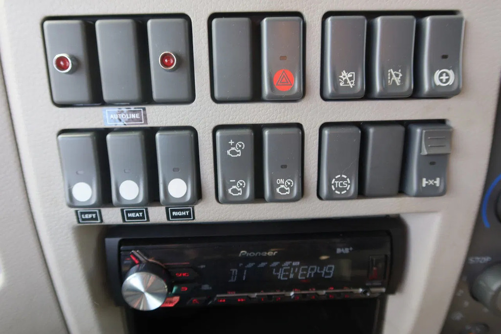 Volvo FL 250 FL 250 Bakwagen + Klep 2.000 kg Euro 6 8