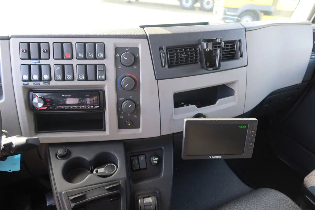 Volvo FL 250 FL 250 Bakwagen + Klep 2.000 kg Euro 6 9