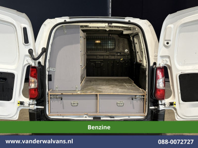 Citroën Berlingo 1.2 PureTech 130pk Automaat Benzine L1H1 Inrichting Euro6 Airco | 3-Zits | Navigatie | Camera | Apple Carplay Cruisecontrol, Android Auto, Parkeersensoren, Bijrijdersbank foto 2