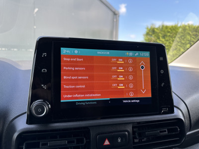 Citroën Berlingo 1.5 BlueHDI 102 PK E6 / L1H1 / 1e EIG. / TREKHAAK / PERMANENT REAR VIEUW / BLIND SPOT / ALUCA INRICHTING / AIRCO / CRUISE 14