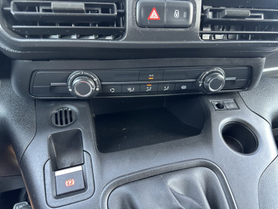 Citroën Berlingo 1.5 BlueHDI 102 PK E6 / L1H1 / 1e EIG. / TREKHAAK / PERMANENT REAR VIEUW / BLIND SPOT / ALUCA INRICHTING / AIRCO / CRUISE 16