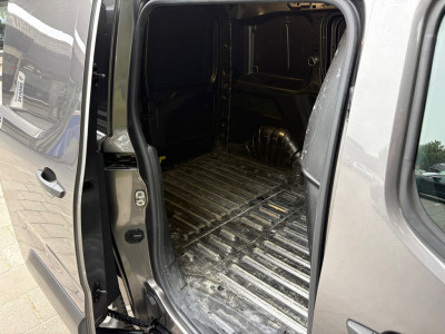 Citroën Berlingo 1.5 BlueHDI|131PK|NAP|AUTOMAAT|Distributieriem vv|achteruitrijcamera|apple CarPlay|cruise|parkeersensoren|airco foto 10