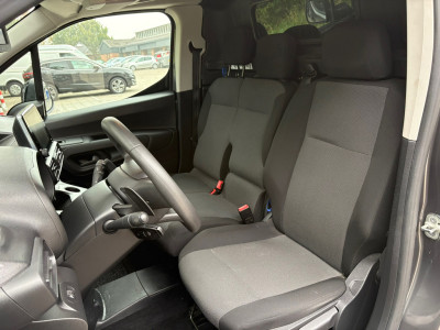 Citroën Berlingo 1.5 BlueHDI|131PK|NAP|AUTOMAAT|Distributieriem vv|achteruitrijcamera|apple CarPlay|cruise|parkeersensoren|airco foto 12