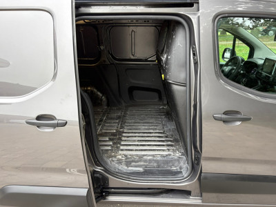 Citroën Berlingo 1.5 BlueHDI|131PK|NAP|AUTOMAAT|Distributieriem vv|achteruitrijcamera|apple CarPlay|cruise|parkeersensoren|airco foto 9