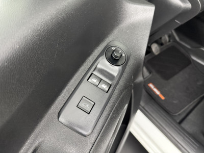 Citroën Berlingo 1.5BlueHDI Club | 3-Zits | Navigatie | Multimedia | Airco | Cruise | Trekhaak foto 8