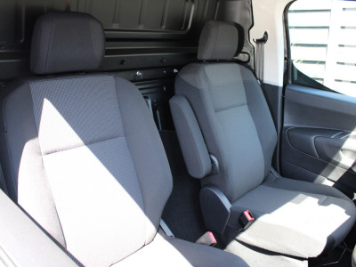 Citroën Berlingo 1.5 BlueHDi 130PK EAT8 Automaat L1 Keyless Entry & Start, Parkeersensoren Achter, Stoel, Stuur & Voorruitverwarming, Apple Carplay, Android Auto foto 12