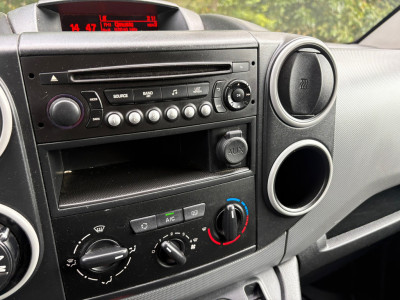 Citroën Berlingo 1.6 BlueHDI 100 Business Economy S&S|EURO6|NAP|AUTOMAAT|airco|cruise|radio|drie zitplaatsen foto 15