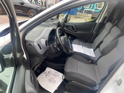 Citroën Berlingo 1.6 BlueHDI 75 Business / 2019 /EURO6 / AIRCO / 3ZITS /149.508 KM NAP  NAVIGATIE / PDC / APK 4-5-2027 / foto 7