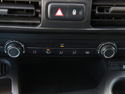 Citroën Berlingo 1.6 BlueHDI Club / App connect / Cruise / Trekhaak / 3 zits foto 16