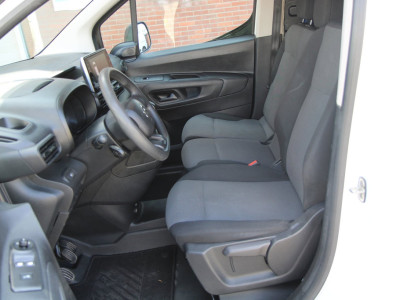 Citroën Berlingo 1.6 BlueHDI Club / App connect / Cruise / Trekhaak / 3 zits foto 3