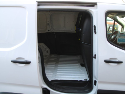 Citroën Berlingo 1.6 BlueHDI Club / App connect / Cruise / Trekhaak / 3 zits foto 8