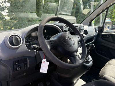 Citroën Berlingo 1.6 VTi 500 Club|BENZINE|trekhaak met 1200KG trek|radio|lichtmetalen velgen|schuifdeur met ruit|drie zitplaatsen foto 13
