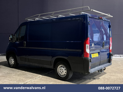Citroën Jumper 2.2 BlueHDi 120pk L1H1 Euro6 Airco | 2500kg Trekhaak | Imperiaal Bijrijdersbank foto 2