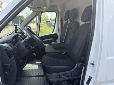 Citroën Jumper 30 2.2 BlueHDi 165PK Euro6 L2H2 Club â 3-zitsâ airco foto 11