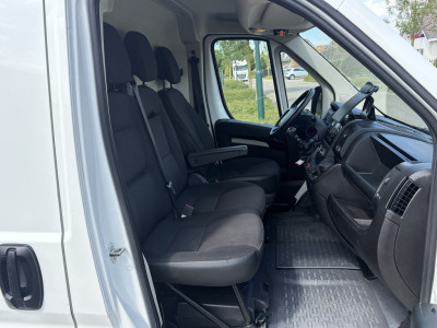 Citroën Jumper 30 2.2 BlueHDi 165PK Euro6 L2H2 Club â 3-zitsâ airco foto 3