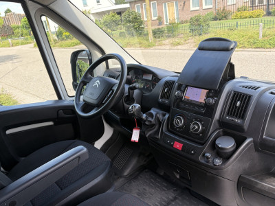 Citroën Jumper 30 2.2 BlueHDi 165PK Euro6 L2H2 Club â 3-zitsâ airco foto 4
