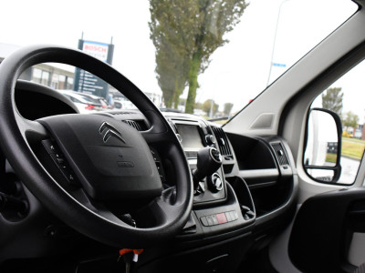 Citroën Jumper 35 2.0 BlueHDi L4 Bakwagen Cruise, NAVI, 165PK, Laadklep, Airco, Uniek! foto 2