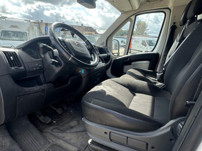 Citroën Jumper 35 2.0 BlueHDi L4 Zwaar bakwagen met laadklep MOTOR DEFECT! foto 2