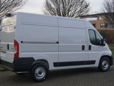 Citroën Jumper 35 2.2 140PK EAT8 Automaat L2H2 BPM VRIJ!! 10 Navi, Clima, Camera, ACC LED, 270Âº Deur!! NR. J201* foto 5
