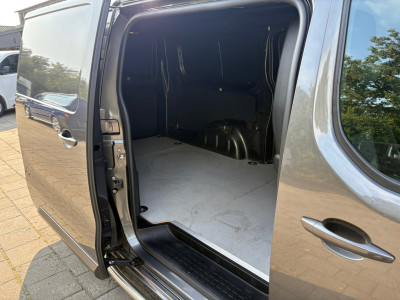 Citroën Jumpy 2.0 BlueHDI 145 PK L2 AUTOMAAT! 1e EIG, camera, pdc, navi, adaptieve cruise control, NAP, DEALERONDERHOUDEN foto 10