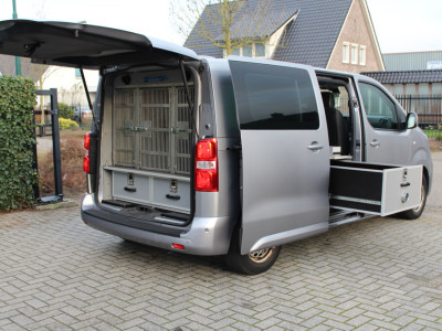 Citroen Jumpy 2.0 BlueHDI 180PK E6 Automaat M Club L2 Export price â¬10.900,-  // Dog transport