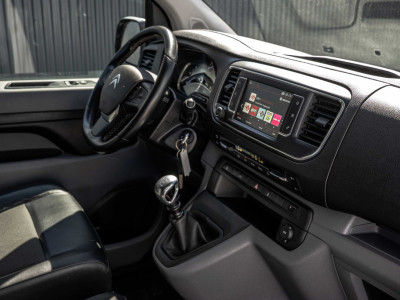 Citroën Jumpy 2.0 BlueHDi 120PK | Nieuwstaat | 3-Zits | Camera | Carplay | Cruise | PDC | Airco foto 2