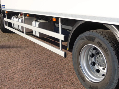 DAF CF 320 FA Koel/vriezen +Carrier Supra 1150 Silent + Dhollandia 2000 KG klep foto 8