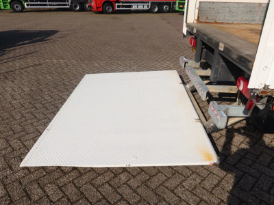DAF LF 250 LF250 FA Schuifzeil +Dhollandia 1500 kg 19