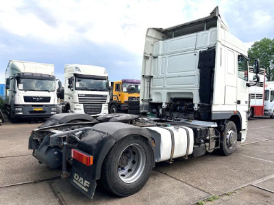 DAF XF 105.460 SPACECAB 4x2 (EURO 5 / AS-TRONIC / ZF-INTARDER / 870+430 LITER DIESELTANK / COMPLETE SPOILERSET ON CABIN / FRIDGE UNDER BED / ETC.) foto 3