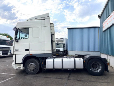 DAF XF 105.460 SPACECAB 4x2 (EURO 5 / AS-TRONIC / ZF-INTARDER / 870+430 LITER DIESELTANK / COMPLETE SPOILERSET ON CABIN / FRIDGE UNDER BED / ETC.) foto 5