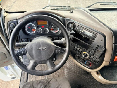 DAF XF 105.460 SPACECAB 4x2 (EURO 5 / AS-TRONIC / ZF-INTARDER / 870+430 LITER DIESELTANK / COMPLETE SPOILERSET ON CABIN / FRIDGE UNDER BED / ETC.) foto 9