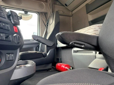 DAF XF 460 SUPERSPACECAB 4x2 (EURO 6 / AS-TRONIC / MX-BRAKE / DIESEL-WATER FILTER / 850+430 LITER DIESELTANK / FRIDGE / ETC.) foto 11