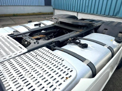 DAF XF 460 SUPERSPACECAB 4x2 (EURO 6 / AS-TRONIC / MX-BRAKE / DIESEL-WATER FILTER / 850+430 LITER DIESELTANK / FRIDGE / ETC.) foto 7