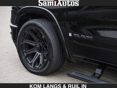 Dodge RAM BEAST | LIMITED 5.7 V8 HEMI | HUD | STRIPING | BREDE WIELEN | BLACK ON BLACK | LUCHTVERING | BOM VOL | DC | CREW CAB DUBBELE CABINE | 5 PERSOONS | GRIJSKENTEKEN | foto 18