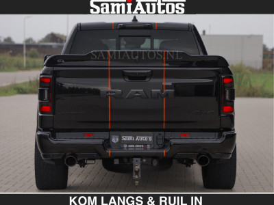 Dodge RAM BEAST | LIMITED 5.7 V8 HEMI | HUD | STRIPING | BREDE WIELEN | BLACK ON BLACK | LUCHTVERING | BOM VOL | DC | CREW CAB DUBBELE CABINE | 5 PERSOONS | GRIJSKENTEKEN | foto 19