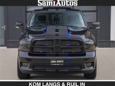 Dodge RAM BLACK ON BLACK | 5.7 V8 HEMI | SPORT | STOER EN LEUKE RAM | DC | 4X4 | STRIPING DUBBELE CABINE | 5 PERSOONS | LAGE BIJTELLING | foto 2