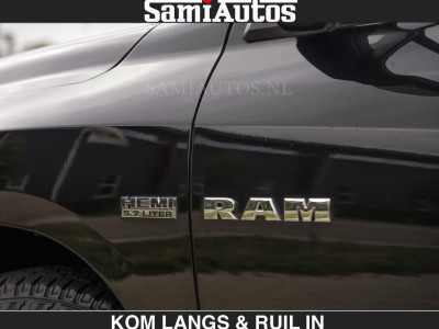 Dodge RAM BLACK ON BLACK | 5.7 V8 HEMI | SPORT | STOER EN LEUKE RAM | DC | 4X4 | STRIPING DUBBELE CABINE | 5 PERSOONS | LAGE BIJTELLING | foto 21