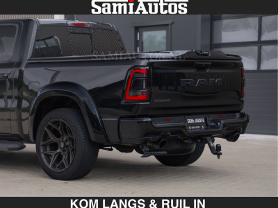 Dodge RAM BLACK OPS | 5.7 V8 HEMI | WIDEBODY HULK | OPEN UITLAAT KLEP | ZEER DIK | DUBBELE CABINE | DC | 5 PERSOONS | GRIJS KENETEKEN | EXTRA BREDE WIELEN IN HET BRONS | MEGA DIK | 3500KG TREKVERMOGEN | foto 17