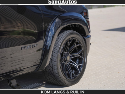 Dodge RAM COBRA HULK PACK | 5.7 V8 402 PK | LIMITED EDITION | HUD | LUCHTVERING | BOM VOL | CREW CAB 5 PERSOONS | DUBBELE CABINE | GRIJSKENTEKEN | | De specialist in Amerikaanse pickâups in Nederland en Europa. foto 20