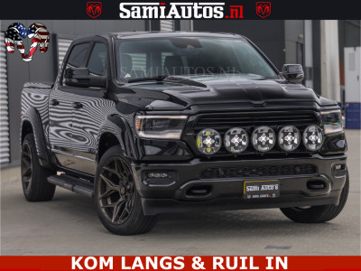 Dodge RAM DE DONDER | 5.7 V8 HEMI | BRONZE BREDE WIELEN | WIDE BODY | OPEN UITLAAT KLEP | ZEER DIK | DUBBELE CABINE | DC | 5 PERSOONS | GRIJS KENETEKEN | BJ 2023 44000KM | FULL LED VERLICHTING | MEGA DIK | 20