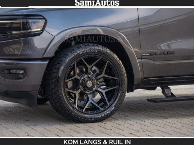 Dodge RAM LIMITED 5.7 V8 402PK | HUD | 4PL WHEELS | LUCHTVERING |OPEN UILAAT KLEP | BOM VOL | GRANITE CRYSTAL | DC | CREW CAB | DUBBELE CABINE | 5 PERSOONS GRIJSKENTEKEN | EERSTE EIGENAAR | TOP STAAT 44000 KM | foto 4