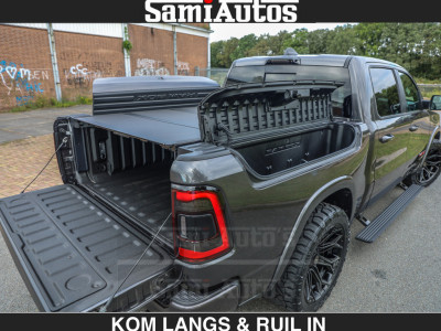 Dodge RAM MARGE + INCL BPM | LIMITED RED LINE  5.7 V8 HEMI | VIRTUAL | HUD | BOM EN BOM VOL | LUCHTVERING | 4X4 | CREWCAB DC | 5 PERSOONS BEDRIJFSAUTO | DUBBELE CABINE | LET OP: MARGE BTW VRIJ EN BPM IS BETAALD ! foto 17