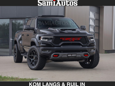 Dodge RAM TRX HELLCAT | 6.2 V8 712PK SUPERCHARGER | RODE STIKSELS | FULLY LOADED | CARBON | CREW CAB | DUBBELE CABINE | 5 PERSOONS | De specialist in Amerikaanse pickâups in Nederland en Europa. foto 5