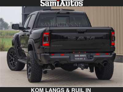 Dodge RAM TRX HELLCAT | 6.2 V8 712PK SUPERCHARGER | RODE STIKSELS | FULLY LOADED | CARBON | CREW CAB | DUBBELE CABINE | 5 PERSOONS | De specialist in Amerikaanse pickâups in Nederland en Europa. foto 9